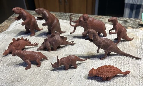 Vintage lot MARX prehistoric dinosaurs playset toys-10 brown