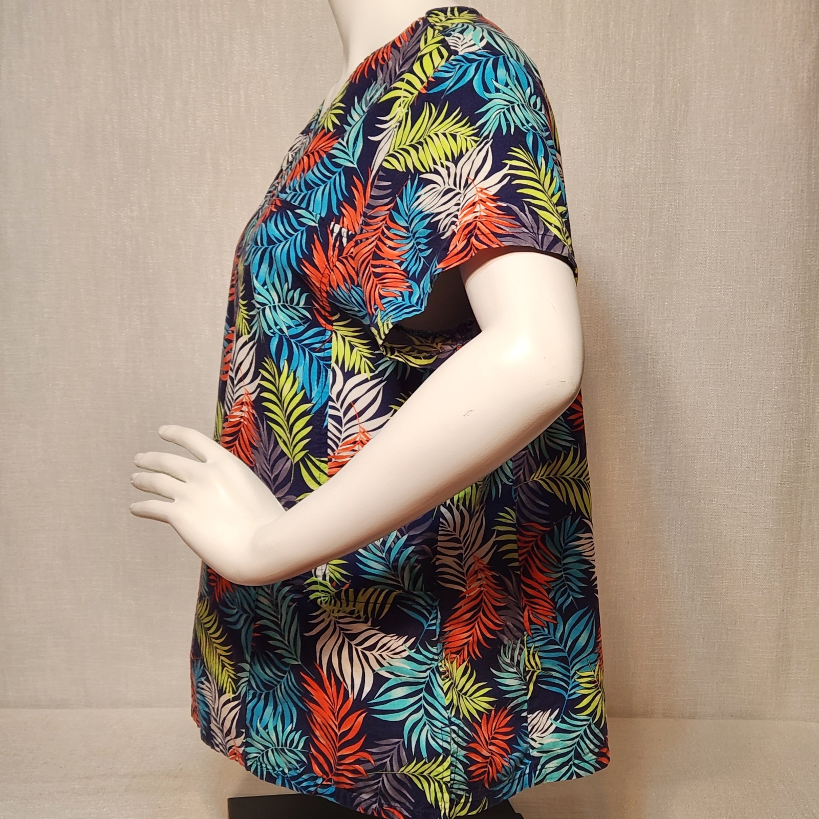 Scrubstar Large Colorful Leaf Pattern Cotton - image 4