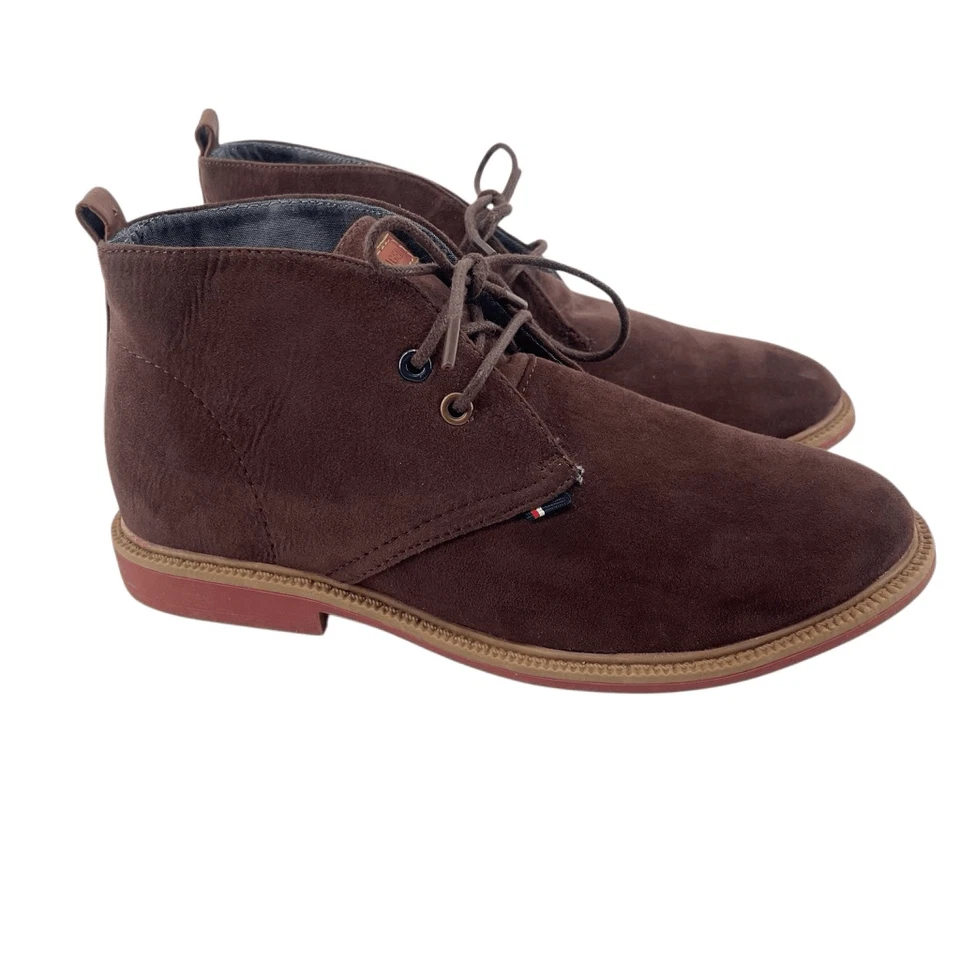 Tommy Hilfiger Niños Michael Marrón Imitación Gamuza Chukka Botas Talla 4 Foto 2 de 4