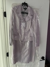 Women skirt suit size 10, lavender color, knee length, John Meyer collection.