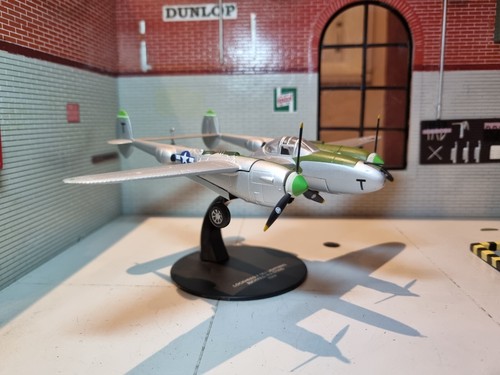 Modellino pressofuso 1:72 Lockheed P-38J Lightning USAF con supporto aereo in metallo 1944 WW2 - Foto 4 di 8