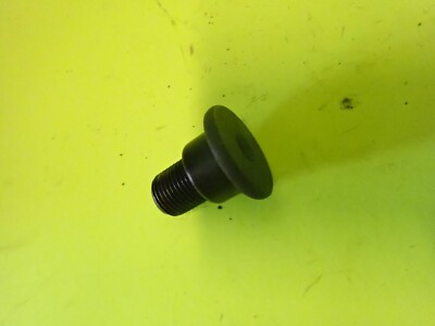 Suzuki Boulevard VL 800 pedal mount bolt
