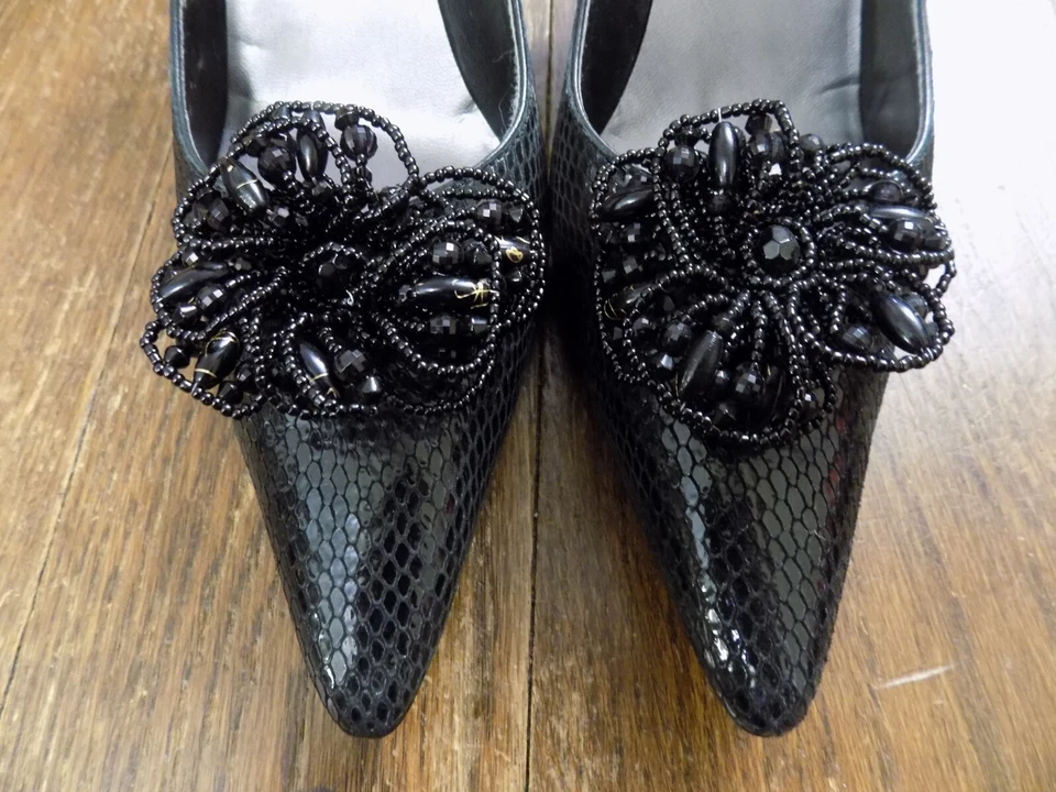 Zapatos de salón J. Renee piel de serpiente negra 3,25" tacones medallones florales con cuentas elegantes talla 8 Foto 3 de 4