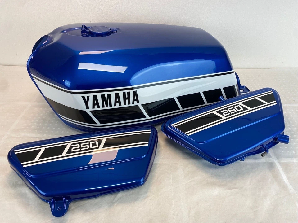 JUEGO DE CALCOMANÍAS YAMAHA RD250C 1976 Foto 2 de 2