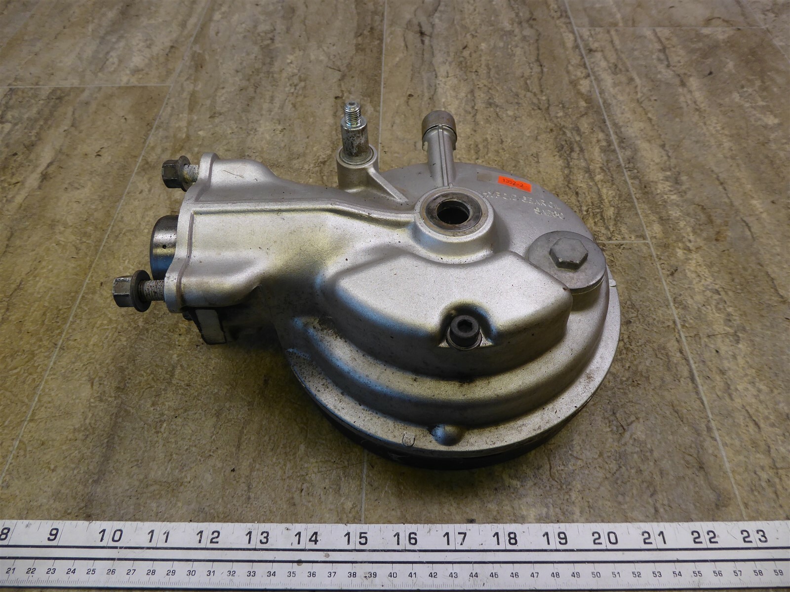 1984 Honda VF700C Magna H1352-2) rear wheel final drive differential ...