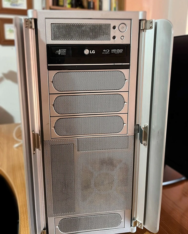 PC Fisso Usato - Intel Quad-core Q6600 - 8GB RAM - SSD+HD - nVidia GT710 - DVD - Immagine 4 di 4