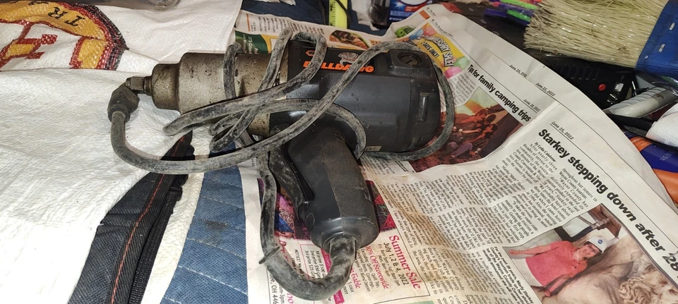 LLAVE DE IMPACTO ELÉCTRICA BLACK & DECKER #6513 BULLDAWG 7.5A 2700-BPM 1/2" Foto 4 de 4