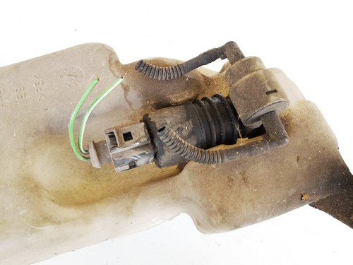 Waschwasserpumpe, Scheibenreinigung  Volkswagen Golf DE1069516-26