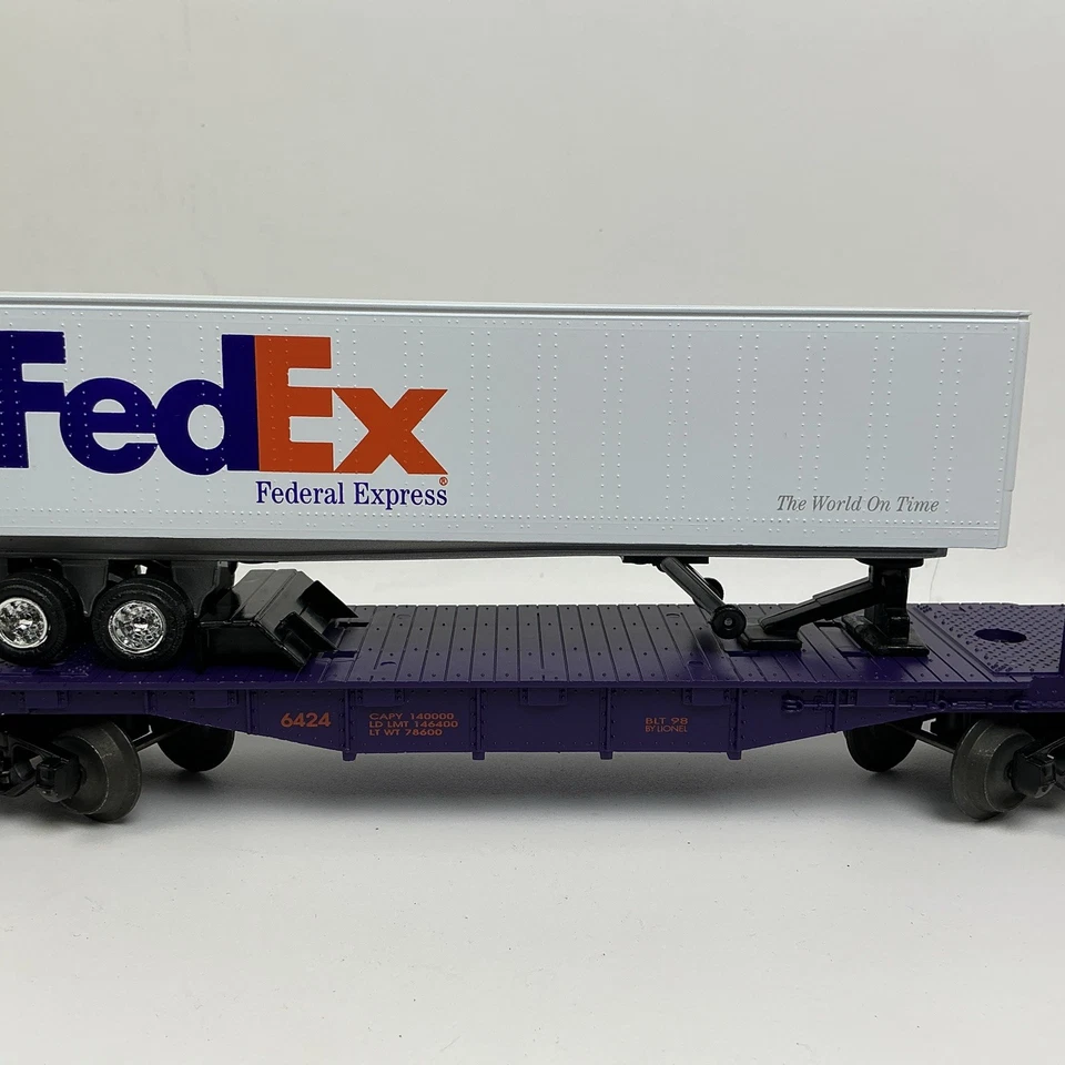 Lionel O Gauge 6-19440 Flatcar With FedEx Trailer #6424 - Image 2 of 4