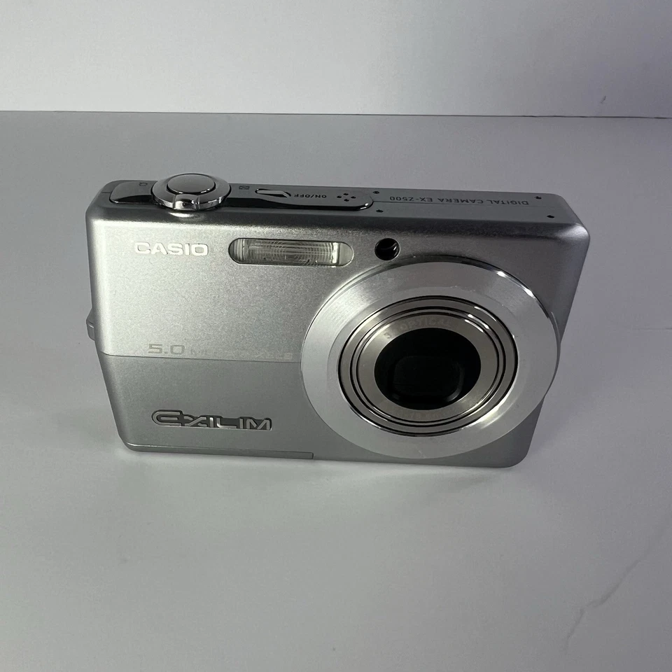 Casio Exilim EX-Z500 5MP Digital Camera Silver Zoom Tested Working With Battery - Image 2 of 4