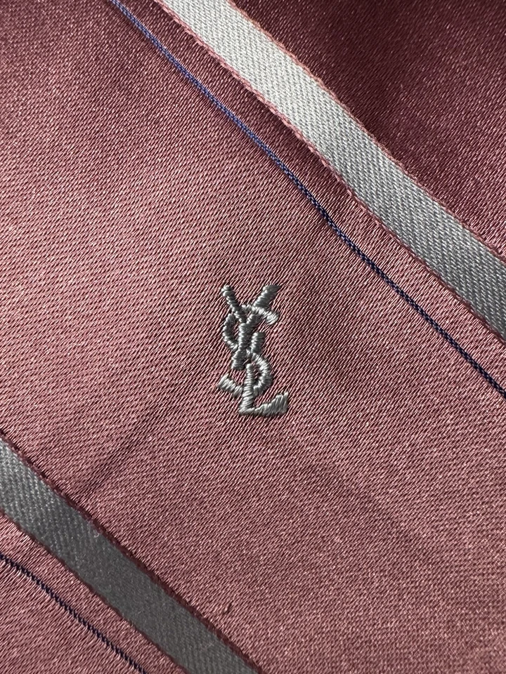 Corbata YSL Yves Saint Laurent colorete y rayas plateadas Foto 3 de 4