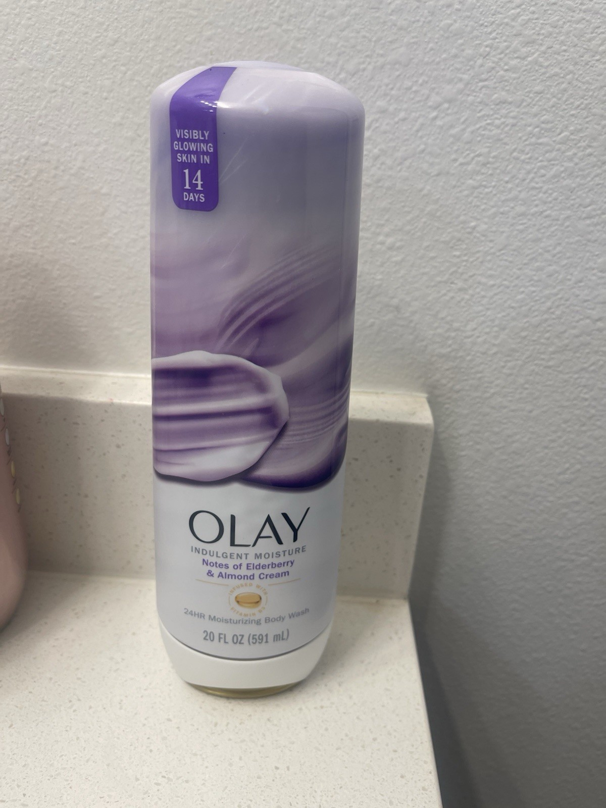 OLAY Indulgent Moisture Body Wash Elderberry & Almond Cream 20 fl oz