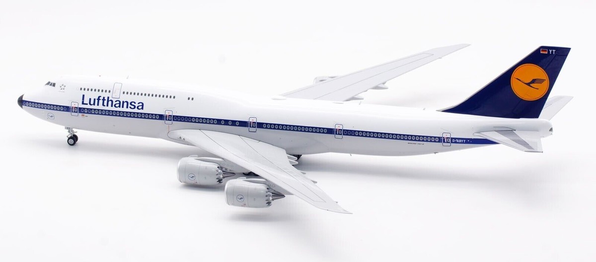 SQ Wings 1:200 Lufthansa Airlines Boeing 747-8 Diecast Aircraft