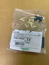 SCHNEIDER LAD9R1 Reversing Switch Kit (NEW)