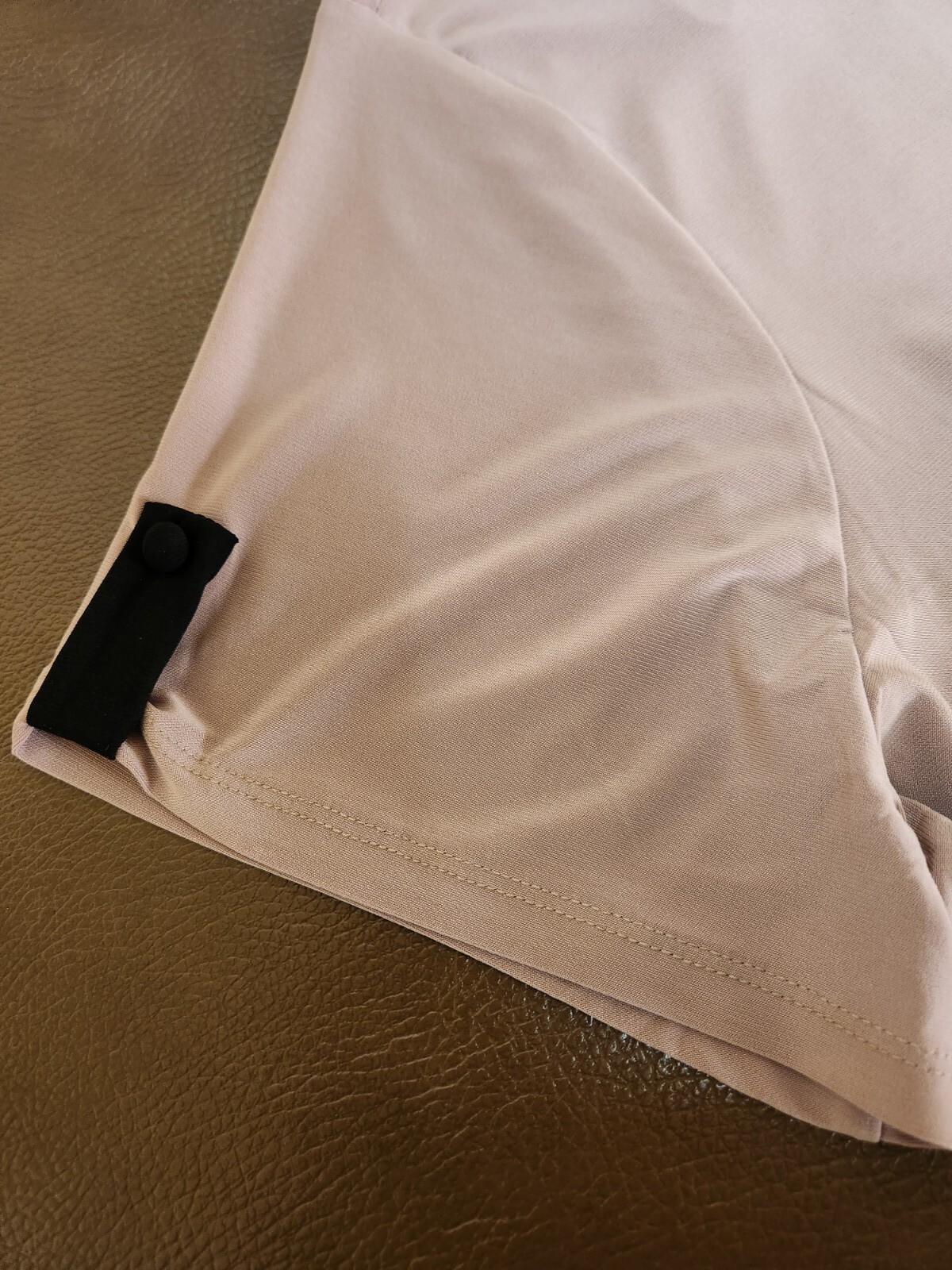 Taupe & Black Short Sleeve Top. NWT. 1X. By Naif. Cute.