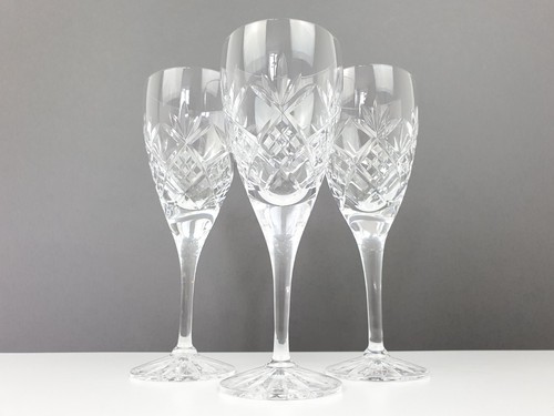 3 x Royal Doulton Crystal Elizabeth Pattern Wine Glass 18.7cms (7-3/8″) Tall - Picture 3 of 13