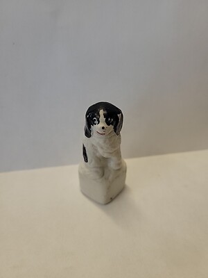 VINTAGE Japanese Chin DOG Figurine On Pedastal