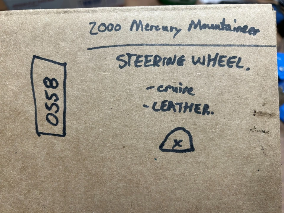 Ford Explorer Mountaineer 95-01 - Volante CUERO con cápsulas de control de crucero Foto 2 de 4