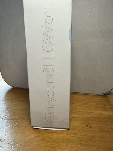 GLEOW Retinol Serum with Hyaluronic Acid & Vitamin E - Picture 4 of 9