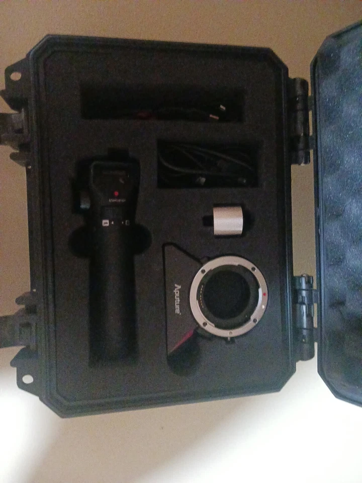 Adaptador remoto inalámbrico Aputure DEC con estuche Foto 2 de 2