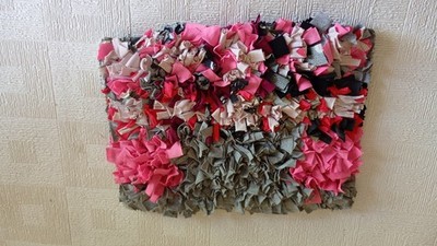 Kleiner Flickenteppich Tisch Mittelstück Handarbeit Grau Rosa Mehrfarbig