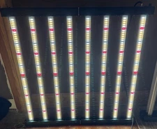Pre Owned Growers Choice ROI-E680 LED Grow Light Fixture (5 Available)