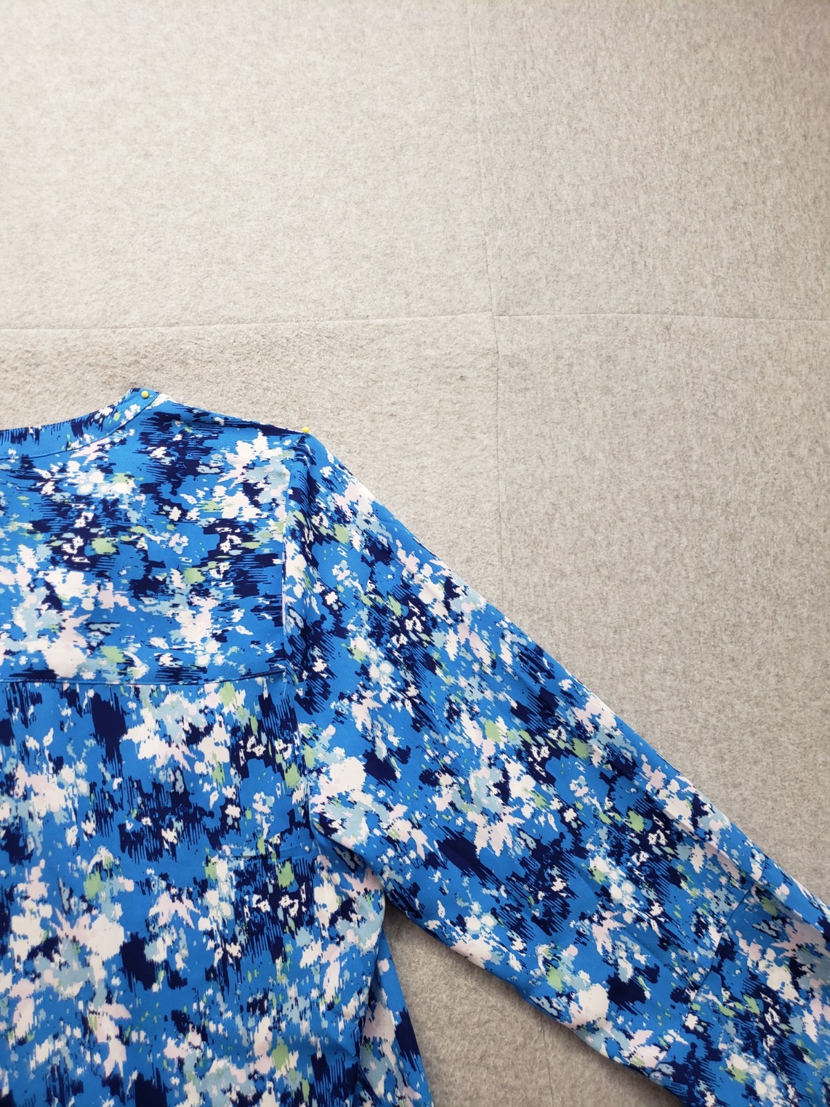 Style Co Women Tunic Top L Blue & White Floral V Neck 3/4 Bell Sleeve Blouse