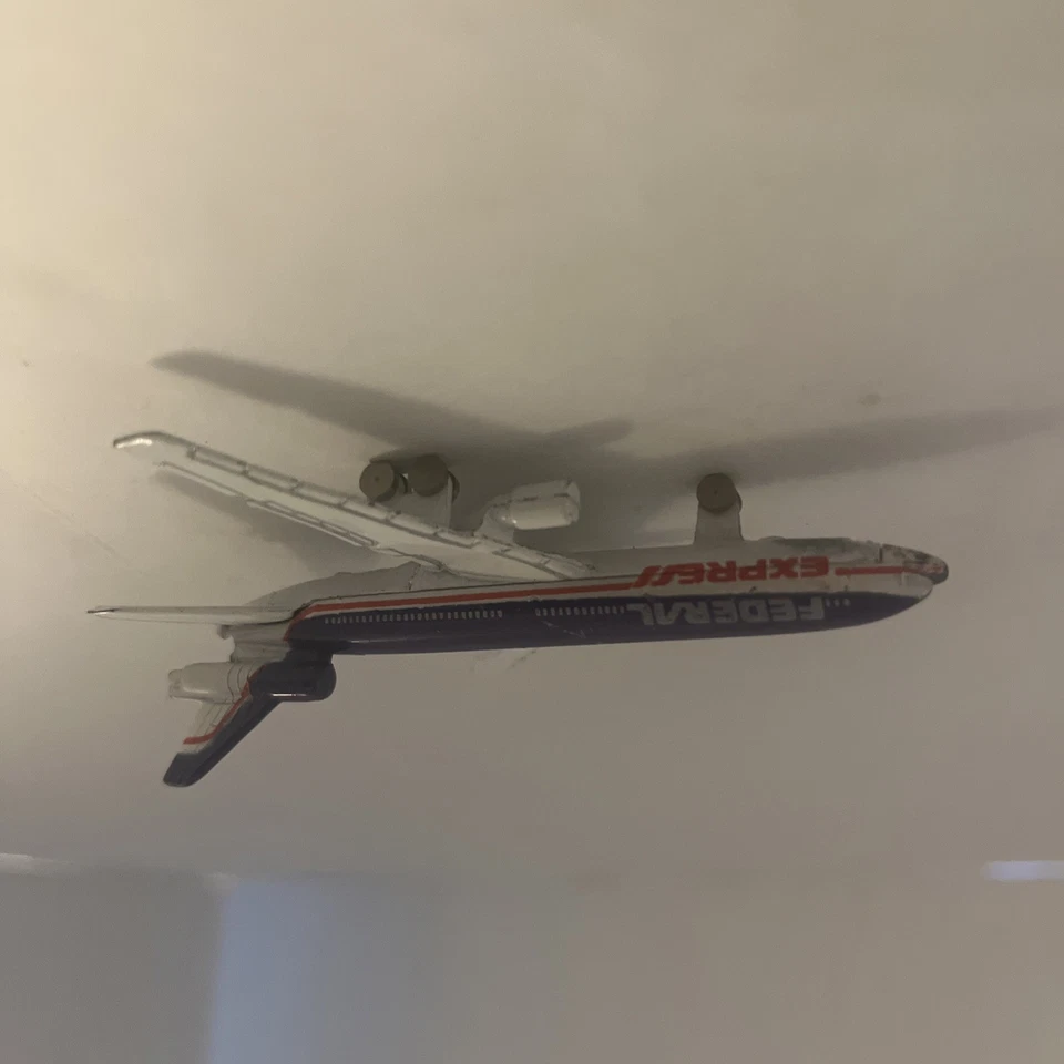 Винтажный литой самолет Federal Express DC-10 1:400 A115 - Изображение 2 из 4