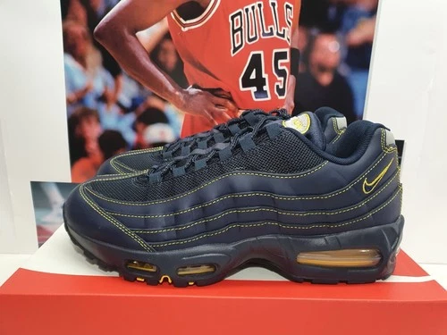 Nike Air Max 95 OG Big Bubble Michigan Men’s UK 10 EUR 45 (IB7936 400)