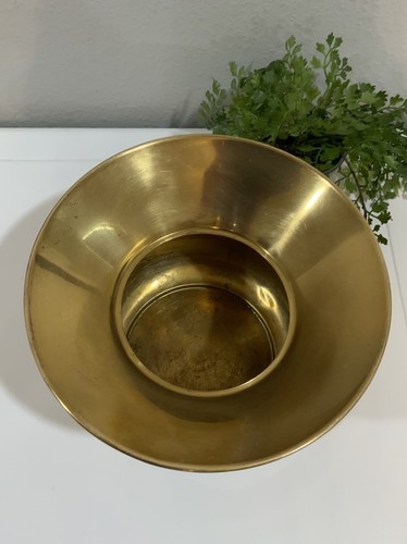Vtg Solid Brass Round Spittoon Cuspidor Planter Pot Vase Decoration 5.5” H 7” D - Picture 4 of 8