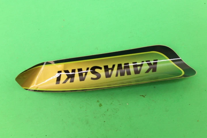 NOS KAWASAKI 1970-1971 F5 LH FUEL TANK EMBLEM PART# 56013-030 - Image 4 of 4