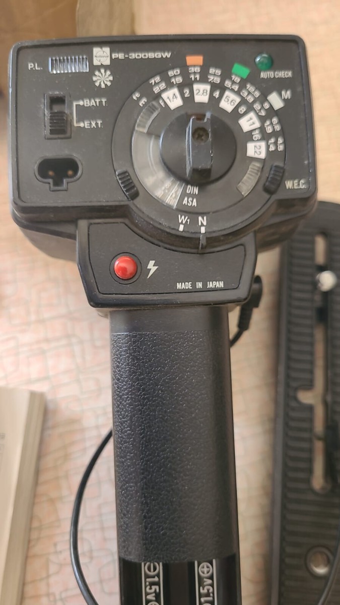 National PE-300SGW Blitz Flash Light Unit - Vintage Camera