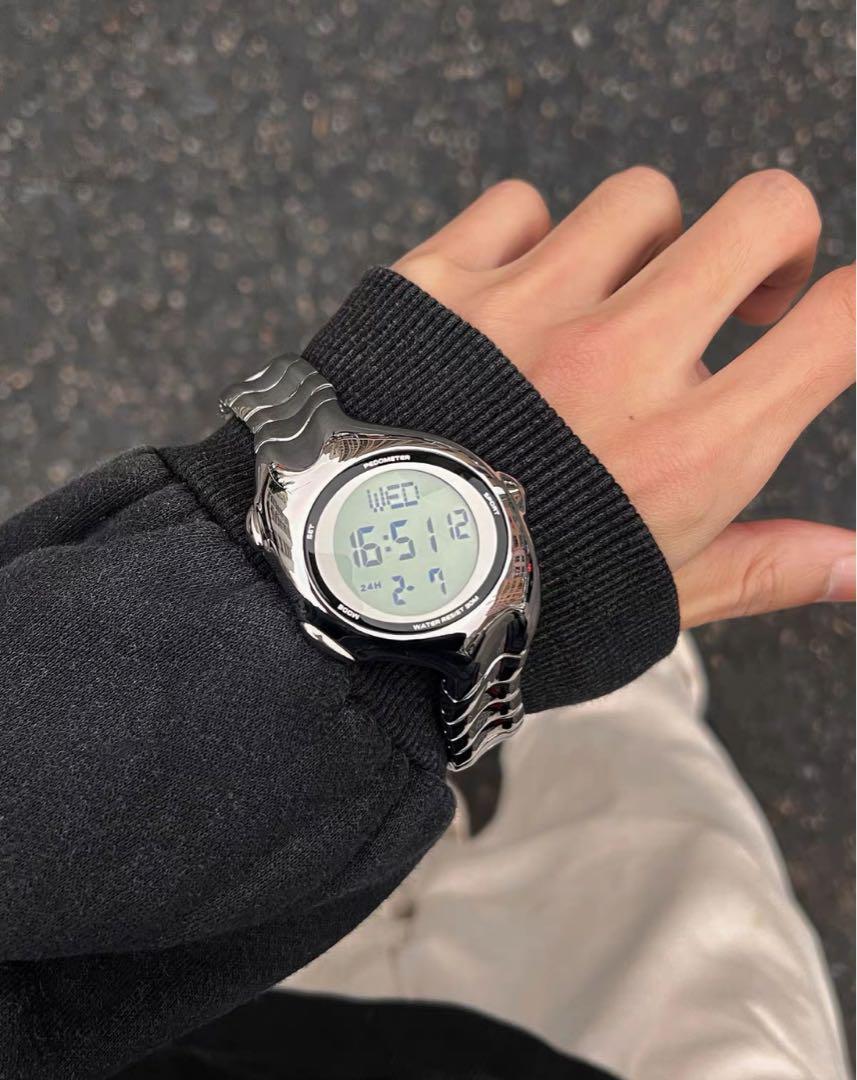 Y2K IB BENLYDESIGN X5000 Metallic Silver Watch Futuristic Y2K IB BENLYDESIGN X5000 Metallic Silver Watch Futuristic