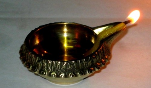 2 Brass Decorative Oil Lamp Kuber Engrave Diyas Diya Hindu Rituals Tika Puja - Picture 4 of 7