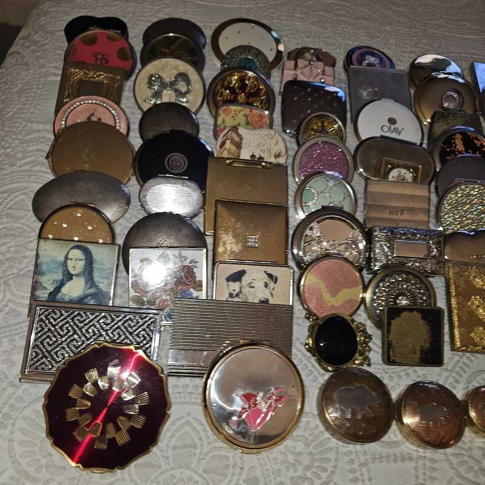 A Collection Of Over 60 Compacts, Trinket Boxes & Cigarette Cases Mixed Lot - Image 3 of 4