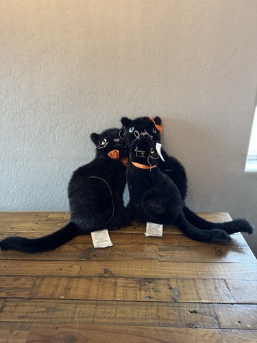 3 New CURIOUS Cynthia Rowley NY Black Cat Shaped Faux Fur Pillow Blue Green Eye - Picture 3 of 9