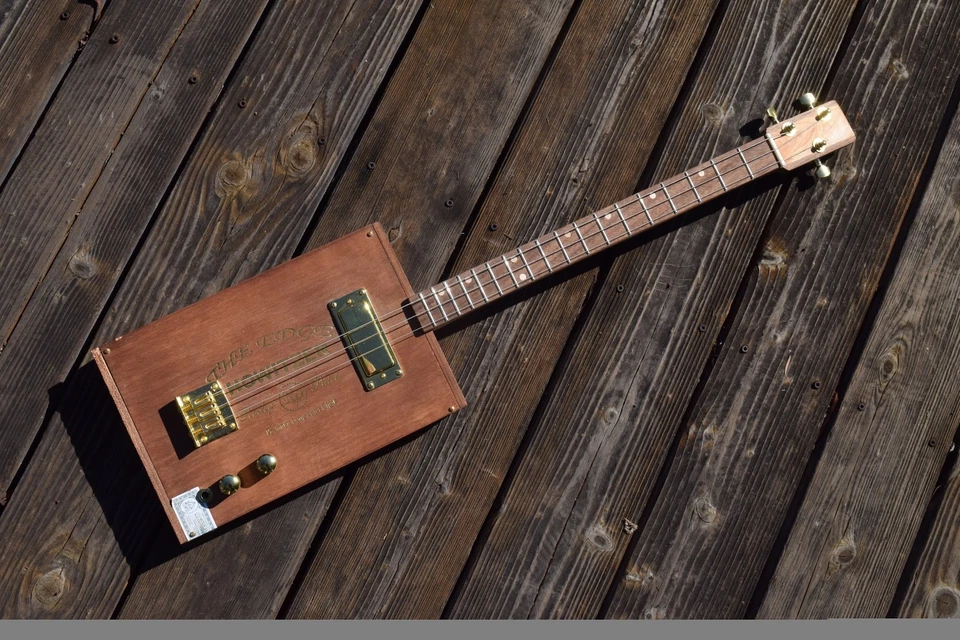 Guitarra Cigar Box, Guitarra Eléctrica de 3 Cuerdas, Hecha a Mano CBG, CBGWORKSHOP Foto 2 de 4