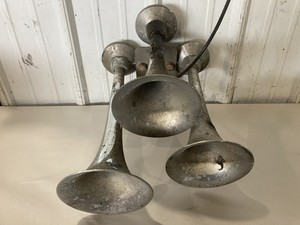 Peterbilt 379 Horn - Used