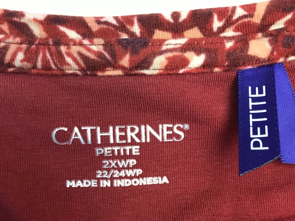 CATHERINES Women's Plus Size 2XWP Red Floral V Neck Top Short Sleeve 22 24 WP - Image 2 of 4