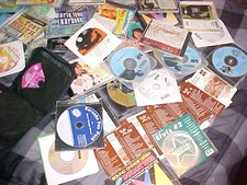 HUGE ASSORTMENT OF KARAOKE CD GRAPHICS DISCS, 114 DISCS, MOSTLY COUNTRY, FREE SH