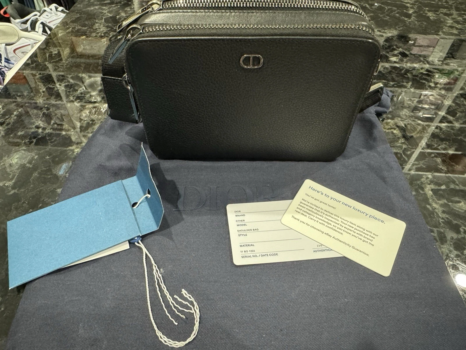 Sac bandoulière Dior logo CD cuir noir occasion homme