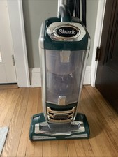 Vacuum Shark Model NV 651 Aspirateur  Upright...