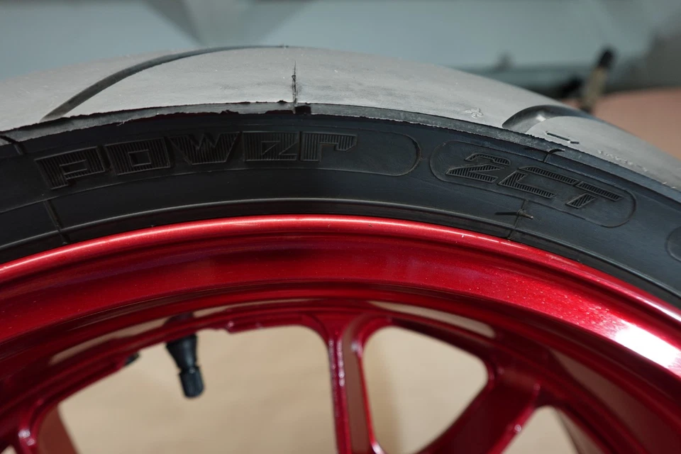 Llanta trasera Michelin 190/50 ZR17 2006-2011 Kawasaki Ninja ZX1400 ZX14R Foto 4 de 4