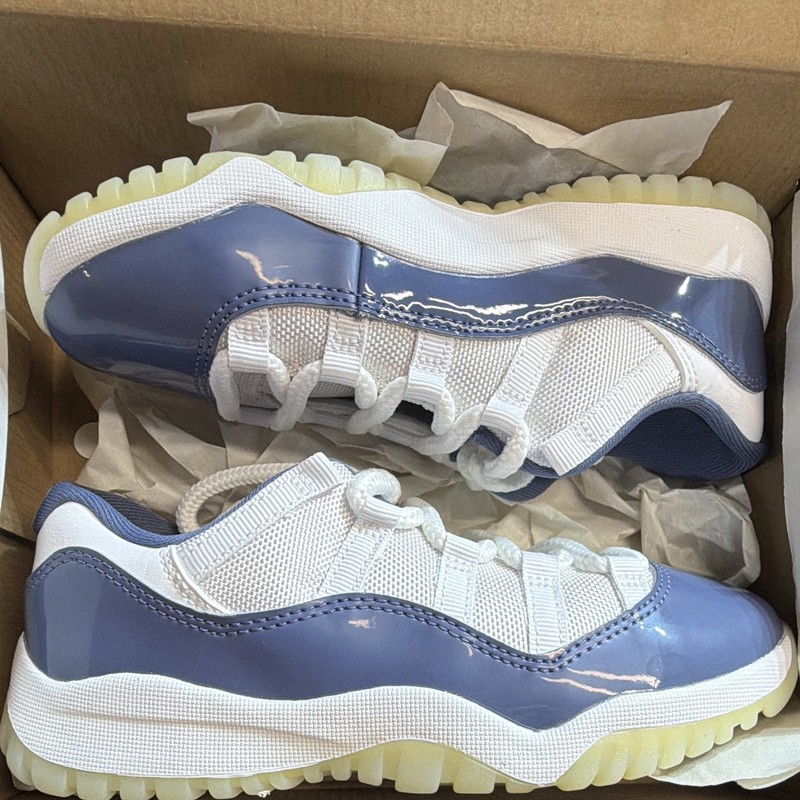 Jordan 11 Retro Low (PS) White/Midnight Navy Boys Sneaker 1.5Y FV5116-104