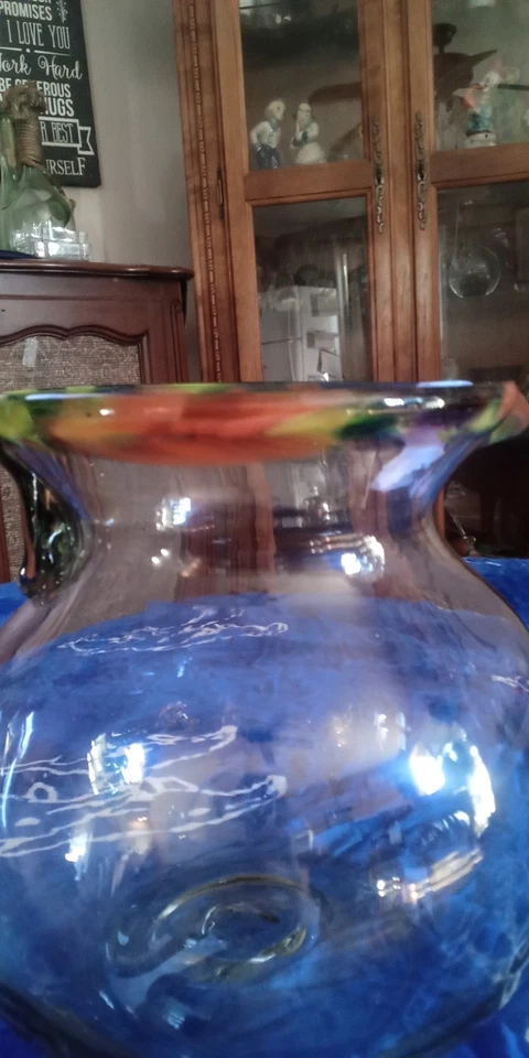 Jarra remolinada de vidrio mexicano soplado a mano hecha a mano con mango Foto 4 de 4