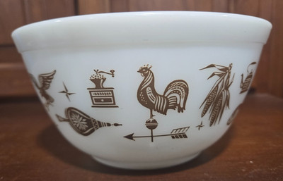 Vintage Pyrex #402 Early American 1.5qt Mixing Bowl - White & Brown Ovenware USA