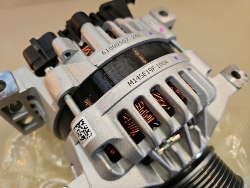 Genuine OEM Mercedes‑Benz alternator A 015 154 23 02 NEW - Picture 2 of 4