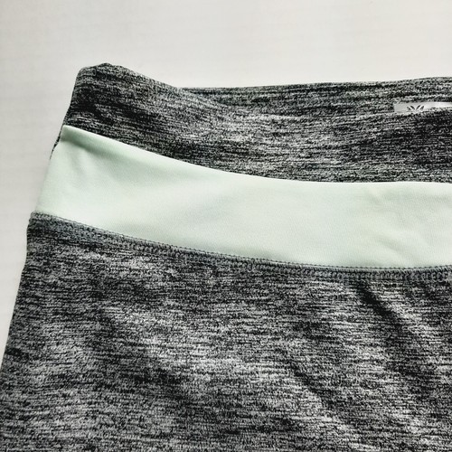 Forever 21 Womens Yoga Biker Shorts Size Large Gray Green Key Pocket Athletic - Picture 2 of 9