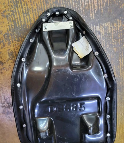 Asiento perfilador Saddlemen negro D8685 para Harley Davidson 89-96 FLHT FLHR - Imagen 3 de 3
