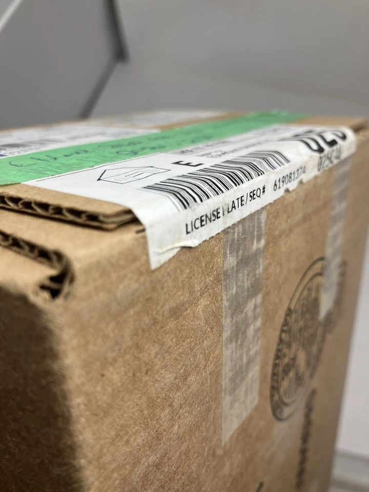 New Genuine GM Rear Parking Brake Shoe Kit # 84523897 - Image 4 of 4